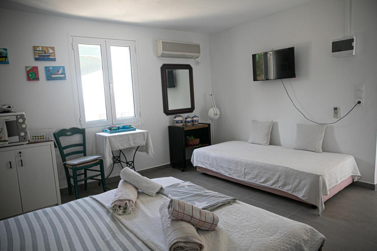 Pines & Sea Studio Agioi Bagian luar foto